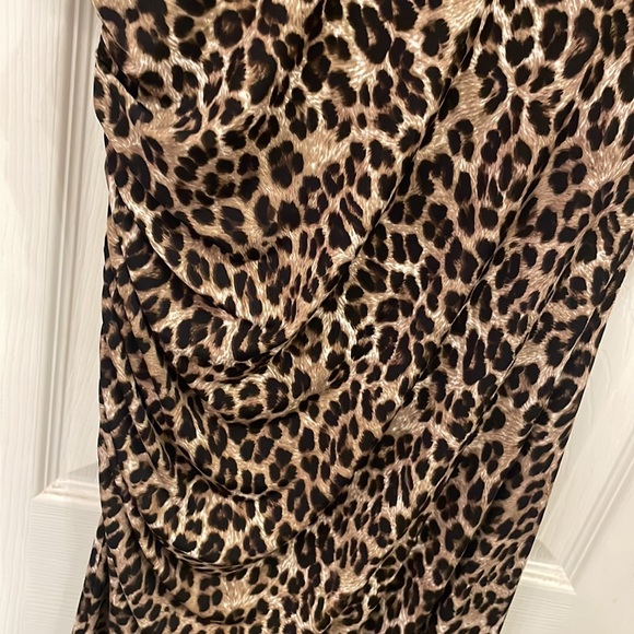 New never worn with tags size 8 leopard dress - Picture 5 of 5